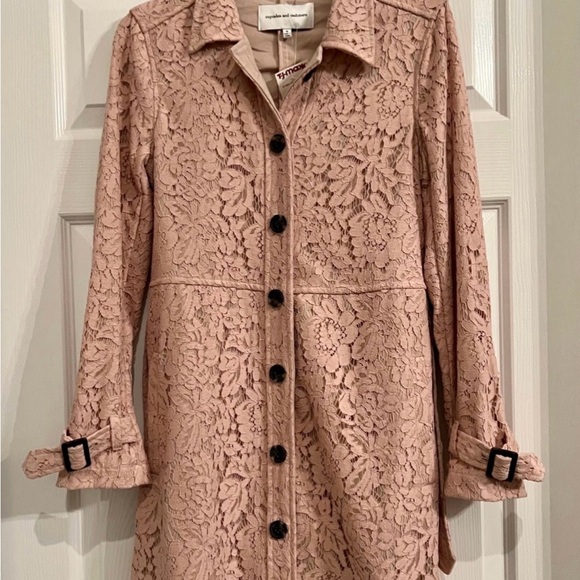 Gorgeous Cupcakes and Cashmere Fall/Spring lace coat. Blush color. Size Small - Picture 3 of 11